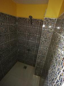 Kylpyhuone majoituspaikassa Riad Fennec Sahara