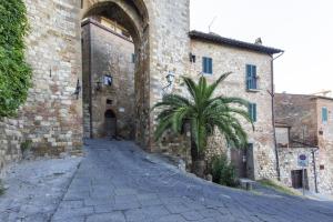 Galeriebild der Unterkunft Borgo Buio Town House in Montepulciano