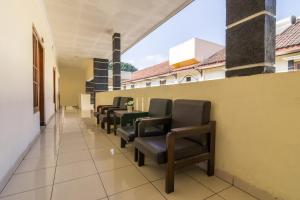 Setusvæði á RedDoorz At Hotel Sartika Yogyakarta