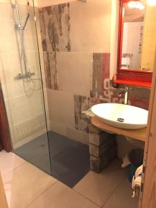 Ένα μπάνιο στο Milla Appartamento 4-6 letti - Pontagna -1km Ponte di Legno T04416