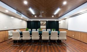 Nostalgia Hotel Near Tianjin Polar Ocean Word- Tianjin Fonte Joy World, 10 minutes drive away from Tianjin Tanggu High-Speed Railway Station, Free ice-cream, mineral water, snacks and laundry service, English communication well商务区和/或会议室