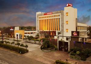 Imagen de la galería de M B Greens Clarks Inn, en Morādābād 45 fotos más