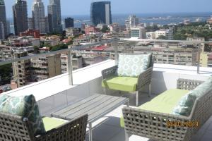 RK Suite Hotel的休息区