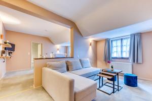 Posezení v ubytování Hôtel Imperi'Ale