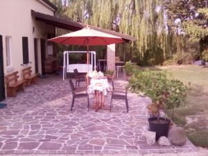 Ogród w obiekcie Borgo Tarapino