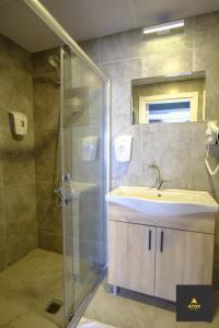 Kylpyhuone majoituspaikassa Atos Otel