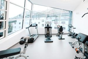 Fitness centrum a/nebo fitness zařízení v ubytování Hotel Manggei Designhotel Obertauern