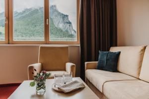 Pemandangan gunung umum atau pemandangan gunung yang diambil dari hotel