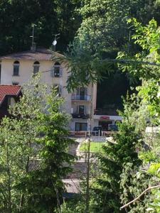 Το κτήριο όπου στεγάζεται  η παραθεριστική κατοικία