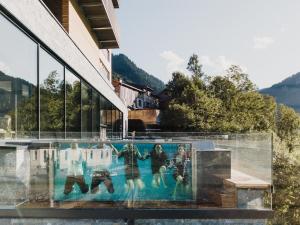 Pemandangan gunung umum atau pemandangan gunung yang diambil dari hotel