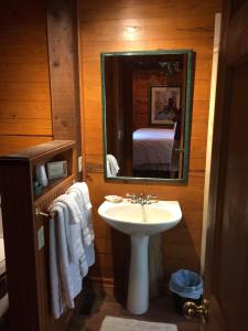 Ένα μπάνιο στο Cherokee Mountain log Cabins +113 φωτογραφίες