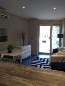 Zdjęcie z galerii obiektu Hotel renaissance martigues w mieście Martigues