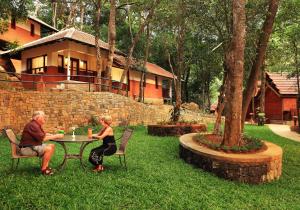 Κήπος έξω από το Vythiri Resort