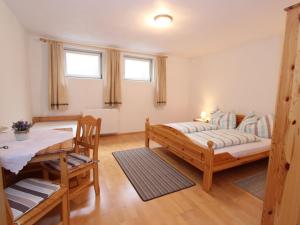 Chalet in Bramberg near Ski Slopes 객실 침대