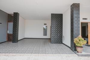RedDoorz Syariah near Pahoman Stadium Lampung的门面或入口