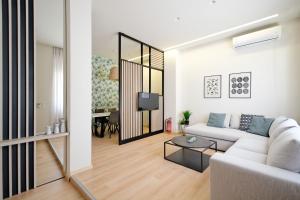 A seating area at Muses Residence