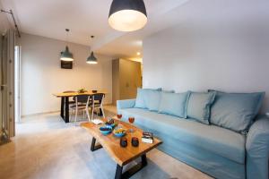 A seating area at Plession Apartment Még 15 kép