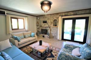 Posezení v ubytování Dalyan Villa StoneHouse-2
