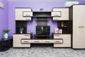 Η κουζίνα ή μικρή κουζίνα στο VIP Apartmens Faraon On Illinskaya 1 floor