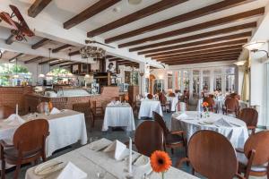 Majoituspaikan Hotel Lido Seegarten ravintola tai vastaava paikka