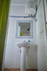 Ένα μπάνιο στο CENTRICO Y LUMINOSO ESTUDIO EN SANTA CRUZ