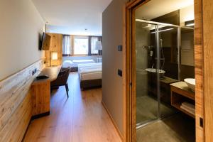 Ένα μπάνιο στο Hotel Crozzon