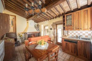 Kuchyň nebo kuchyňský kout v ubytování Agriturismo Selvella