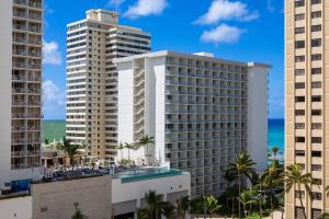 Gallery image of Ocean View from Lanais-2 Blocks to Waikiki Beach in Honolulu