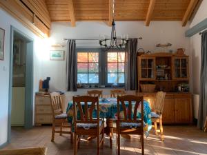 Kuchyňa alebo kuchynka v ubytovaní Mandula House