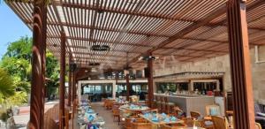 Restorāns vai citas vietas, kur ieturēt maltīti, naktsmītnē Ocean Villas Apart Hotel