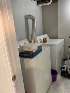 Foto dalla galleria di Clean, Beautiful & Modern 2 bedroom apartment a Mississauga