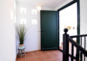 Fotografie z fotogalerie ubytování Olympia House Lovely, Close to Town and Beaches with Private Pool & Fast WiFi v destinaci Corralejo