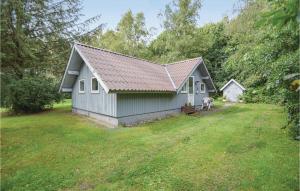 ToftlundにあるAmazing Home In Toftlund With 2 Bedroomsの小さな家