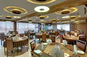 Imagen de la galería de Pearl Hotel & Banquets Ahmedabad, en Ahmedabad