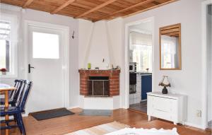 Fotografie z fotogalerie ubytování Cozy Home In Bodafors With Kitchen v destinaci Bodafors