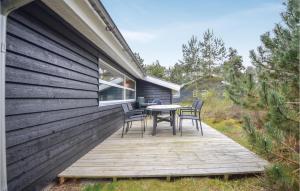 Fotografie z fotogalerie ubytování Cozy Home In Ebeltoft With Kitchen v destinaci Ebeltoft