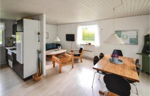 Kuchyň nebo kuchyňský kout v ubytování Holiday Home Bogfinkevej Ørsted Xi