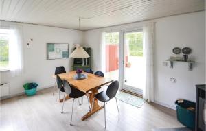 Posezení v ubytování Holiday Home Bogfinkevej Ørsted Xi