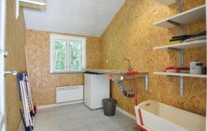 Küche/Küchenzeile in der Unterkunft Amazing Home In Toftlund With 3 Bedrooms And Wifi