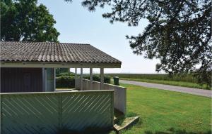 HumbleにあるThree-Bedroom Holiday Home In Humbleの小屋