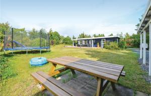 Zahrada ubytování Holiday Home Uglevej Ebeltoft Iii