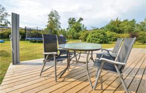 Zahrada ubytování Holiday Home Uglevej Ebeltoft Iii