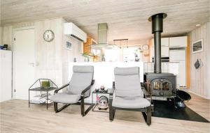 Гостиная зона в Holiday Home Lokken 21 With Hot Tub