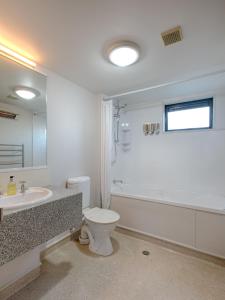 Ein Badezimmer in der Unterkunft Bella Vista Motel Blenheim
