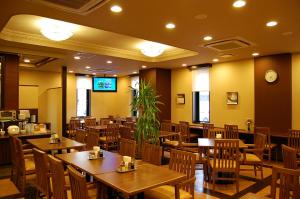 Ресторан / где поесть в Hotel Route-Inn Tsuruga Ekimae