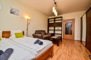 Cappuccino Apartment with Balcony and FREE PARKING 1096 Budapest, 32 Vendel utca kép - 2