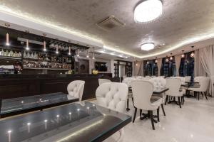 Lounge o bar area sa GARNI HOTEL AMI