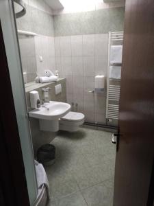 Kúpeľňa v ubytovaní Pansion Ribnjak