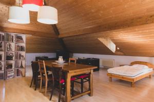 Voodi või voodid majutusasutuse Hôtel Le Besso - Swiss Romantic Lodge Zinal toas