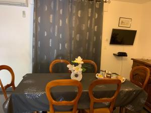 Photo de la galerie de l'établissement Appart'Hôtel Les Rochers, à Auriol